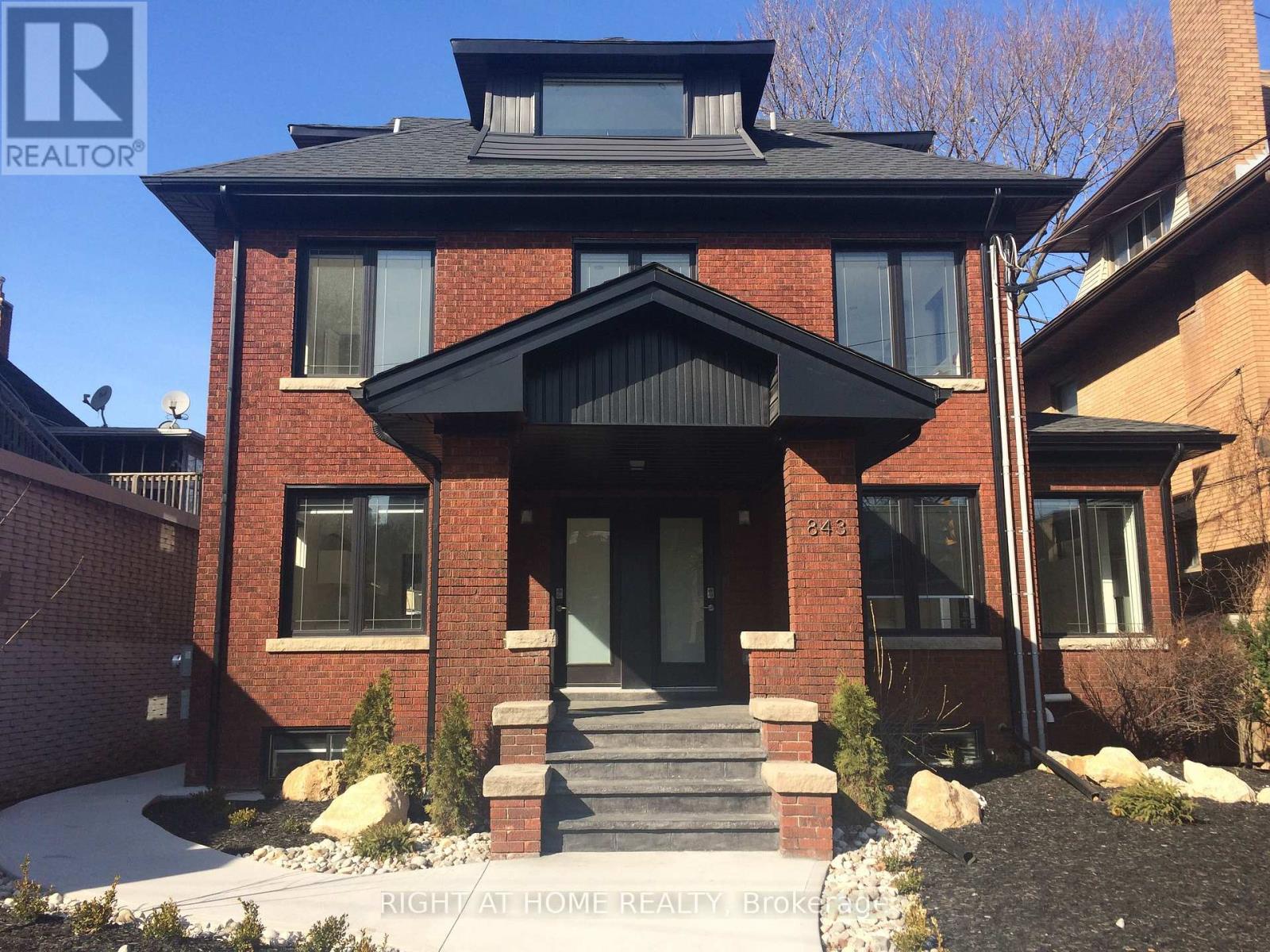 2 - 843 MAIN STREET E, Hamilton, Ontario