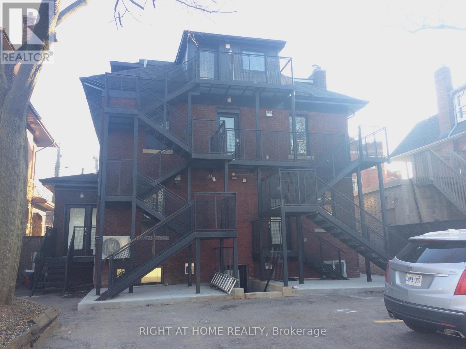 2 - 843 Main Street E, Hamilton, Ontario  L8M 1L8 - Photo 12 - X12463172