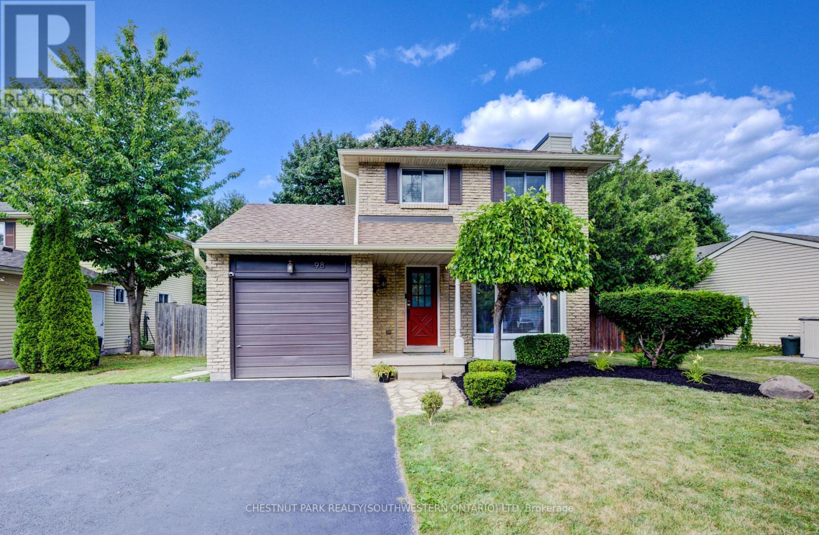 98 Rolling Meadows Drive, Kitchener, Ontario  N2N 1T6 - Photo 3 - X12463181