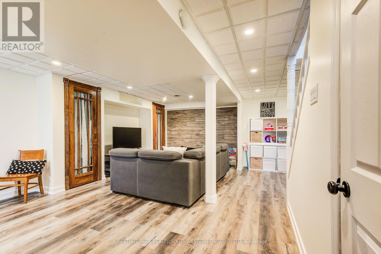 98 Rolling Meadows Drive, Kitchener, Ontario  N2N 1T6 - Photo 35 - X12463181