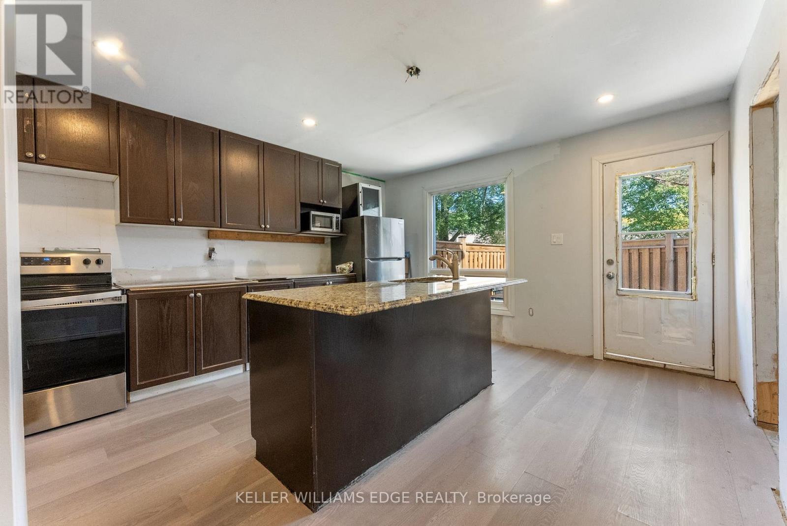 7 - 2700 Barton Street E, Hamilton, Ontario  L8E 2J7 - Photo 11 - X12463182