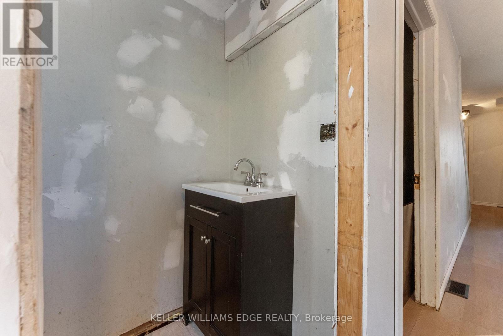 7 - 2700 Barton Street E, Hamilton, Ontario  L8E 2J7 - Photo 16 - X12463182