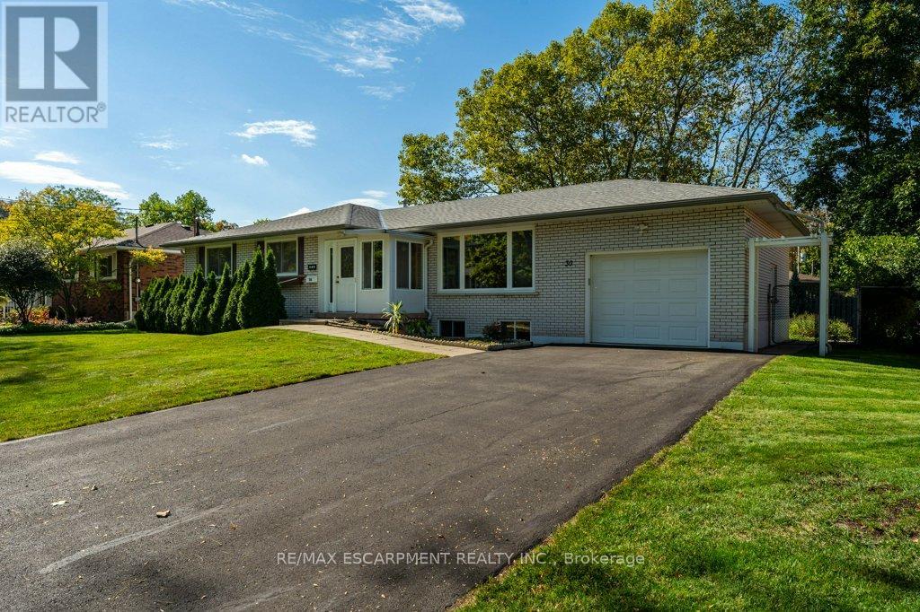 30 Leawood Drive, Grimsby, Ontario  L3M 4E2 - Photo 2 - X12463200