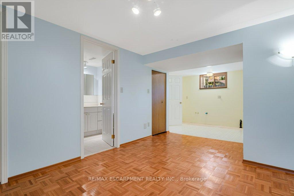 30 Leawood Drive, Grimsby, Ontario  L3M 4E2 - Photo 25 - X12463200