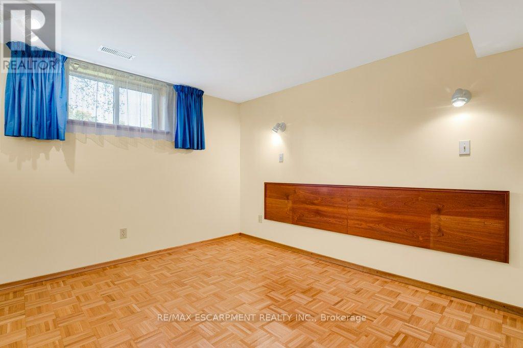 30 Leawood Drive, Grimsby, Ontario  L3M 4E2 - Photo 27 - X12463200