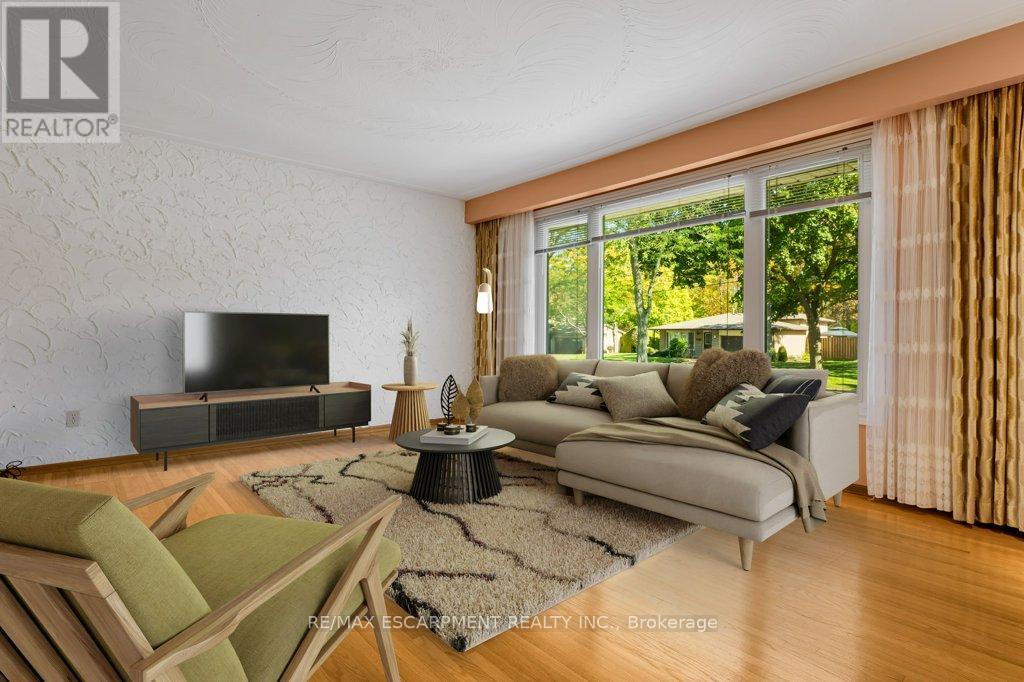 30 Leawood Drive, Grimsby, Ontario  L3M 4E2 - Photo 6 - X12463200