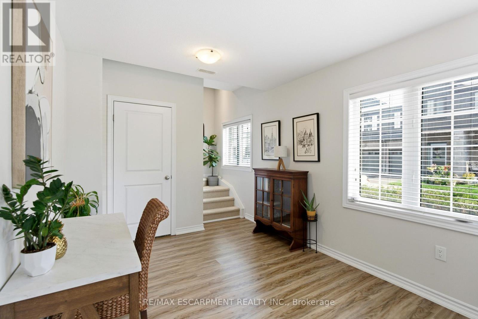 54 - 377 Glancaster Road, Hamilton, Ontario  L9G 0G4 - Photo 6 - X12463249