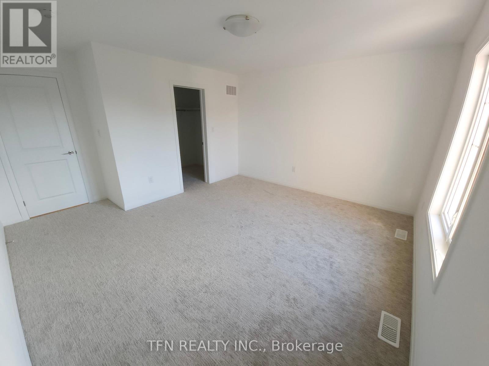 180 Bur Oak Drive, Thorold, Ontario  L2V 0L7 - Photo 13 - X12463264