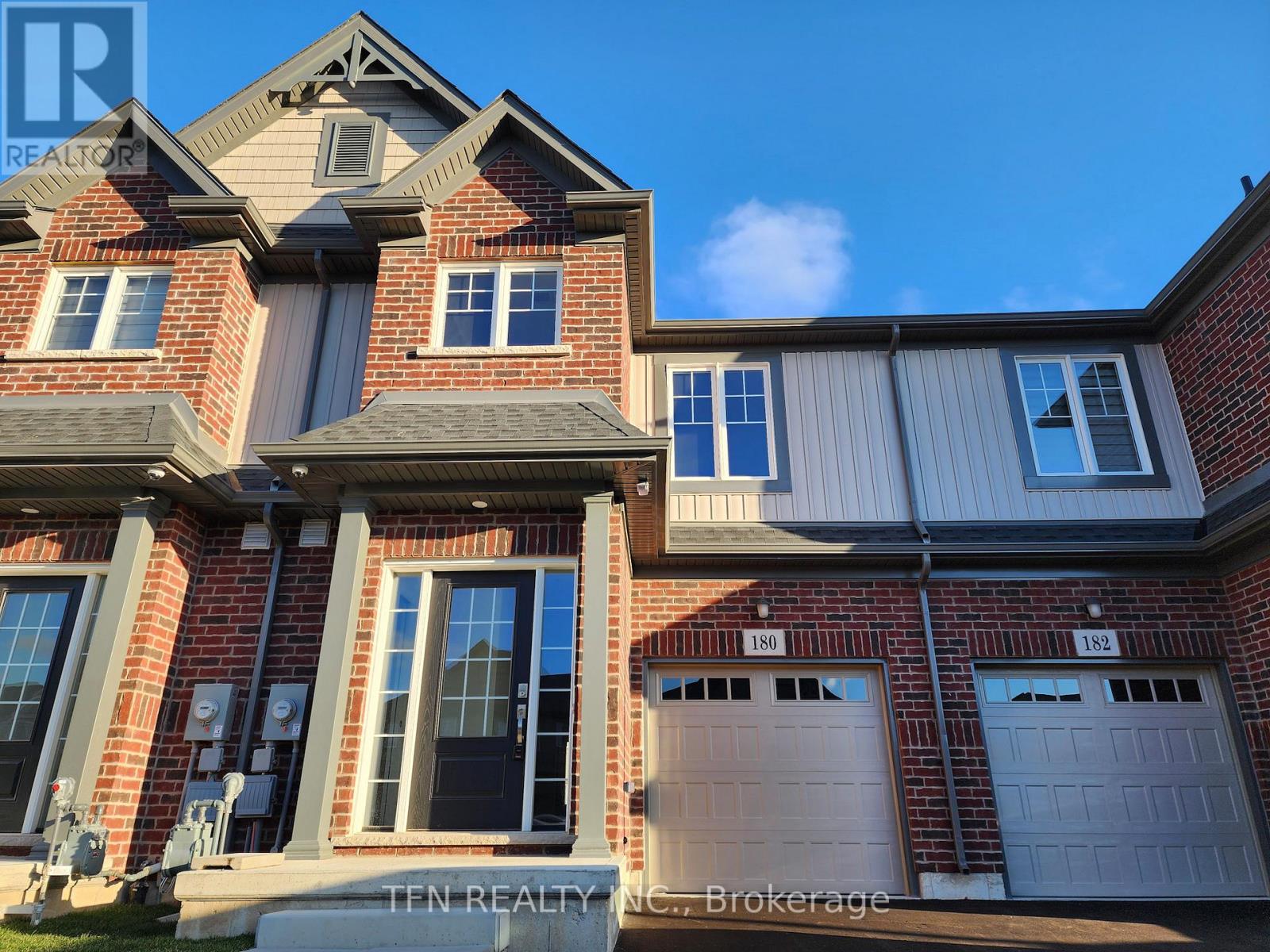 180 Bur Oak Drive, Thorold, Ontario  L2V 0L7 - Photo 2 - X12463264