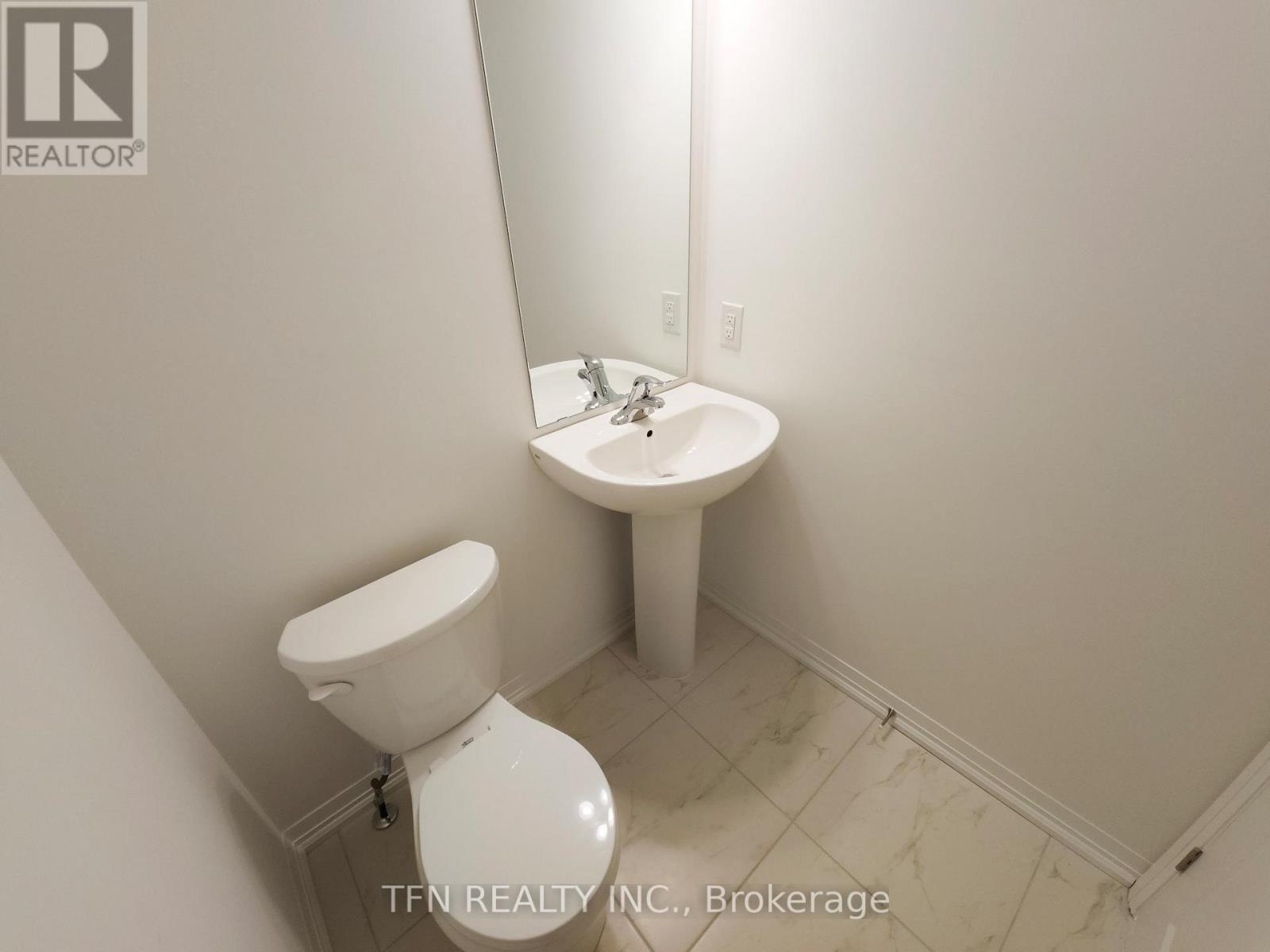 180 Bur Oak Drive, Thorold, Ontario  L2V 0L7 - Photo 4 - X12463264