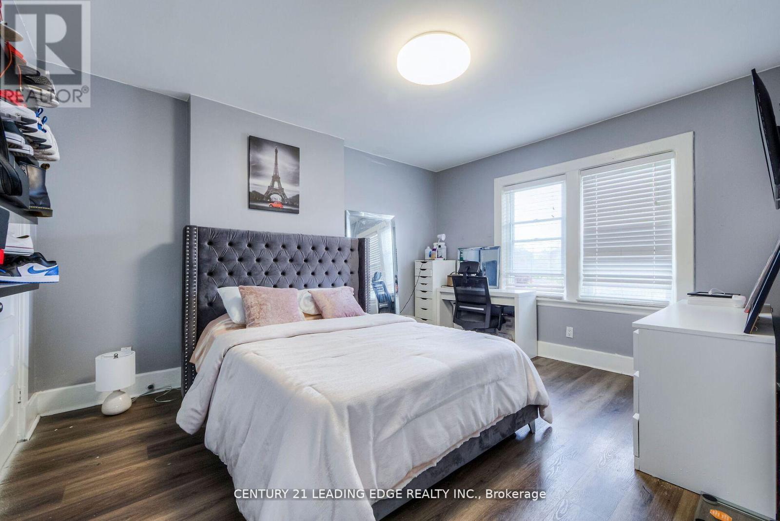 214 Aylmer Street, Peterborough, Ontario  K9J 3K4 - Photo 10 - X12463268
