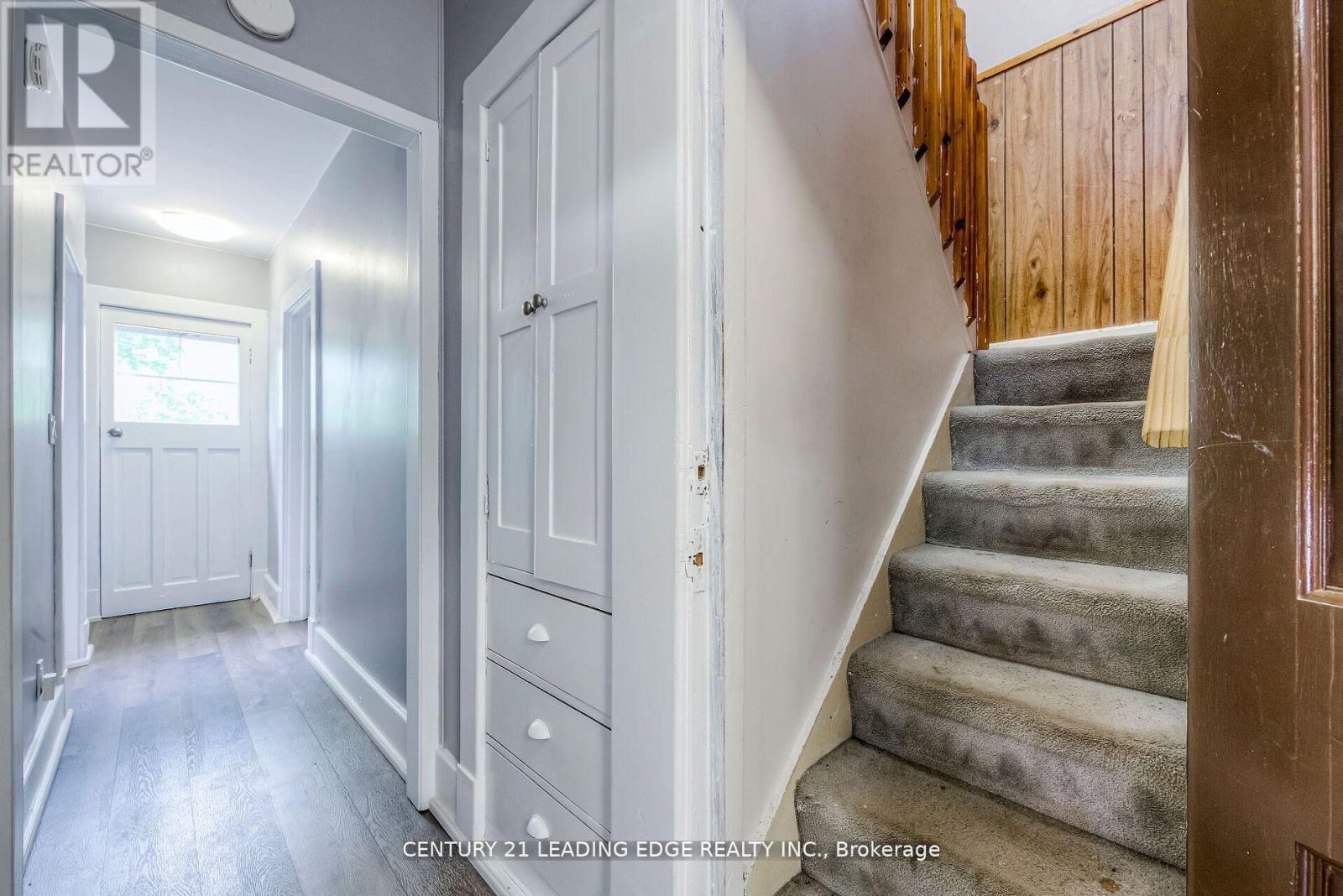214 Aylmer Street, Peterborough, Ontario  K9J 3K4 - Photo 12 - X12463268