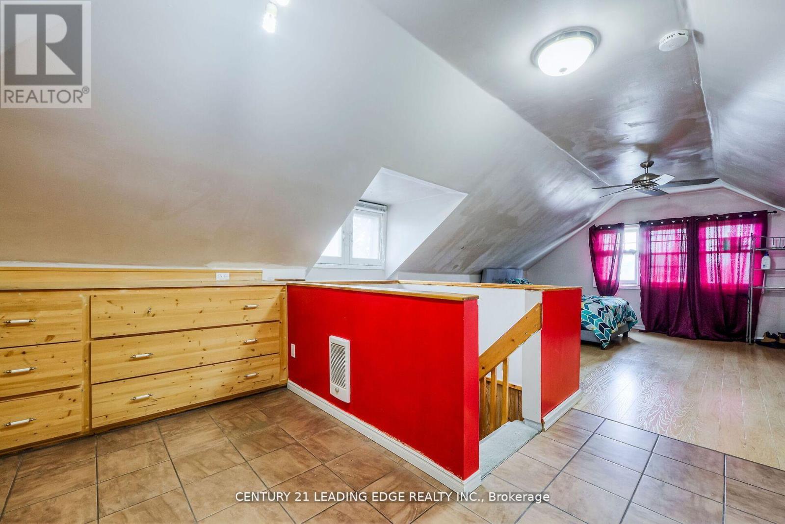 214 Aylmer Street, Peterborough, Ontario  K9J 3K4 - Photo 19 - X12463268