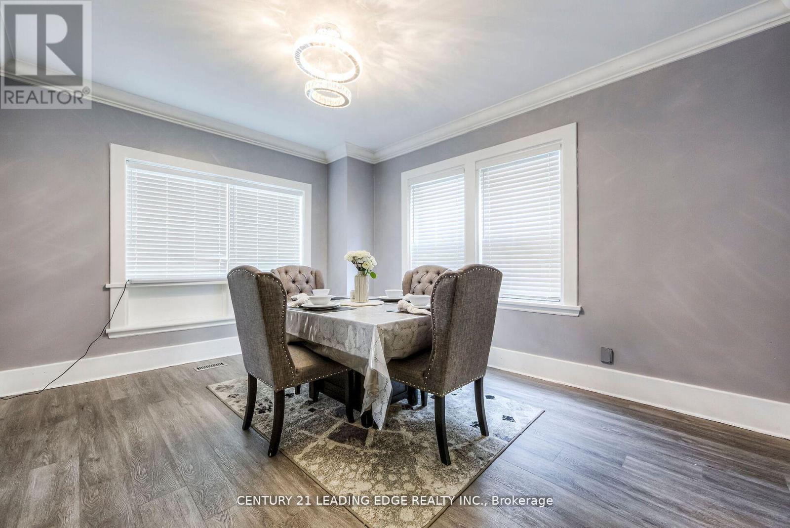 214 Aylmer Street, Peterborough, Ontario  K9J 3K4 - Photo 2 - X12463268
