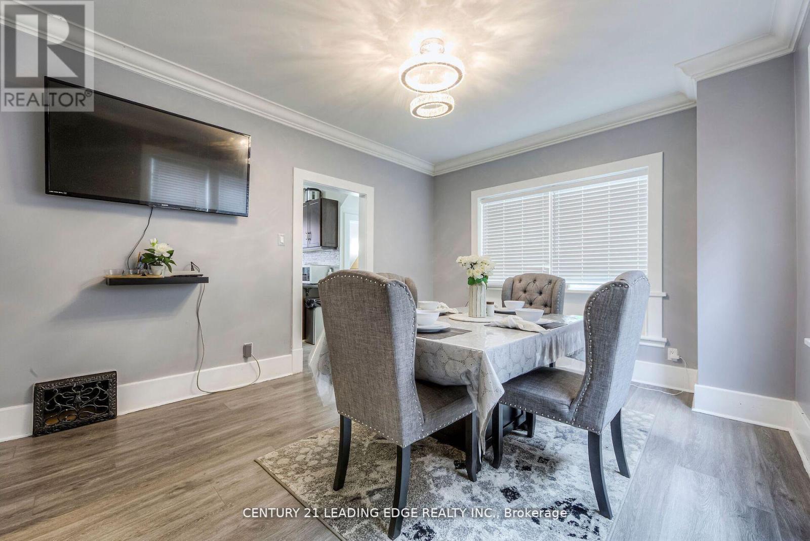 214 Aylmer Street, Peterborough, Ontario  K9J 3K4 - Photo 3 - X12463268