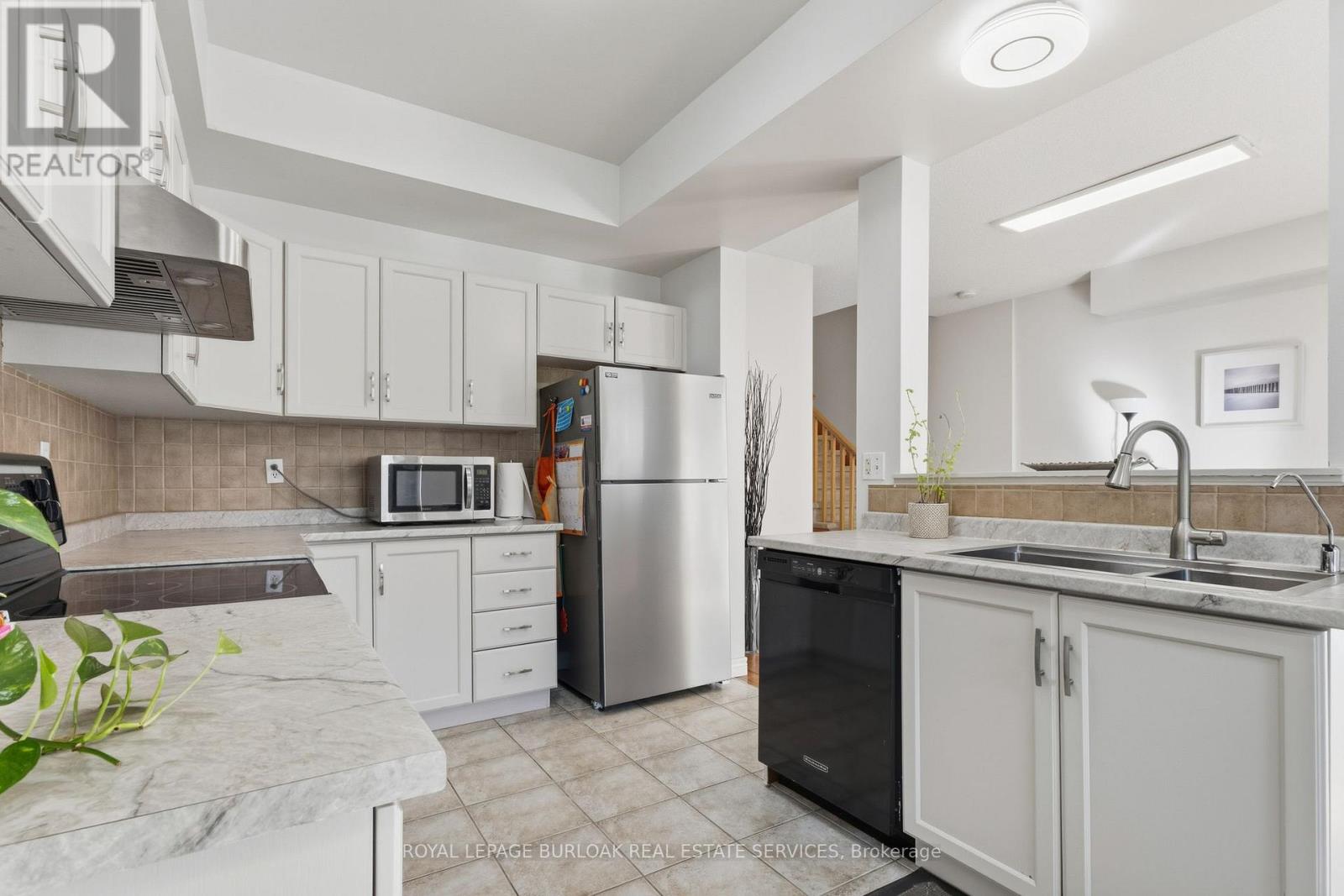 37 - 232 Stonehenge Drive, Hamilton, Ontario  L9K 1R5 - Photo 12 - X12463279