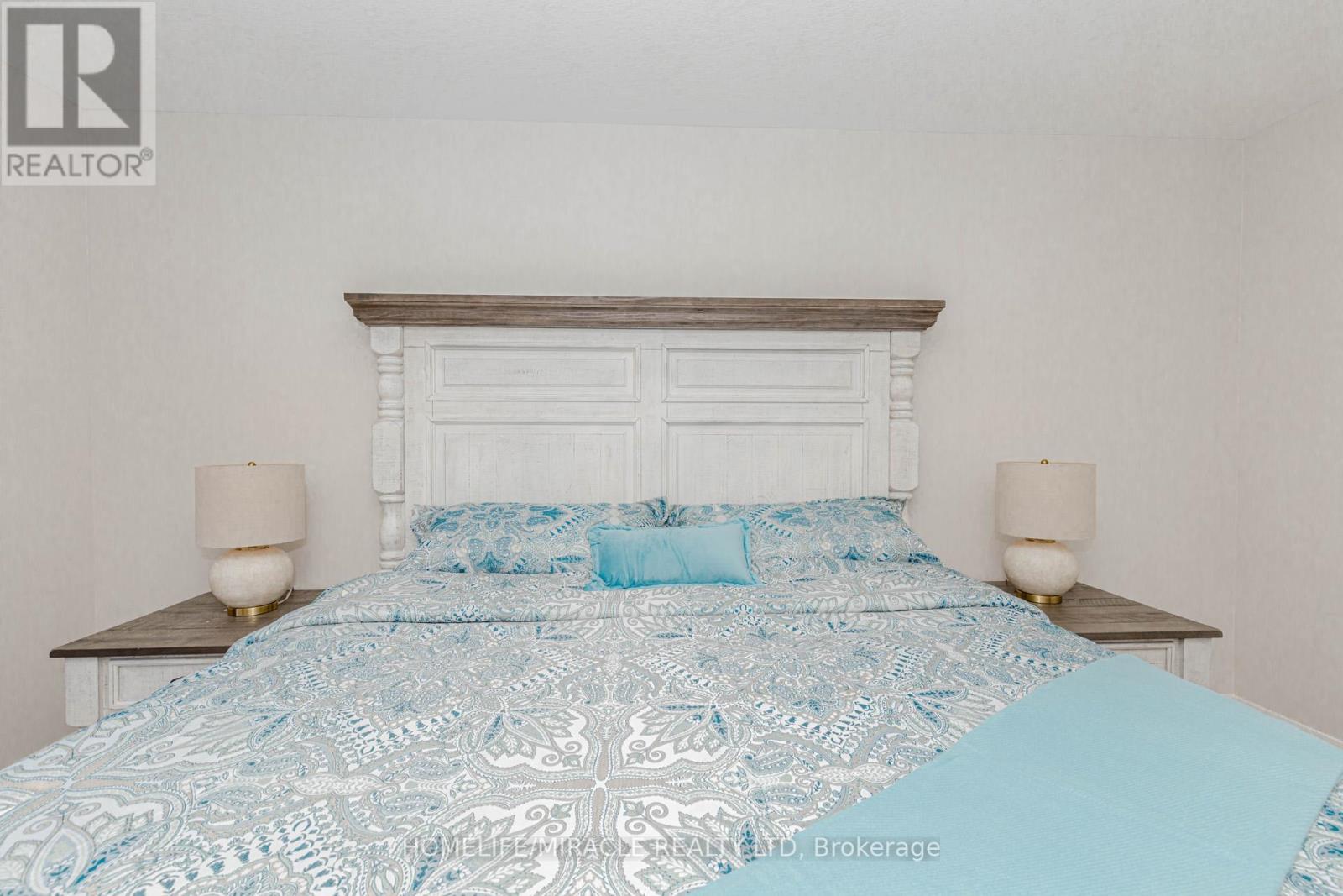 115 Monarch Woods Drive, Kitchener, Ontario  N2P 0K2 - Photo 26 - X12463316
