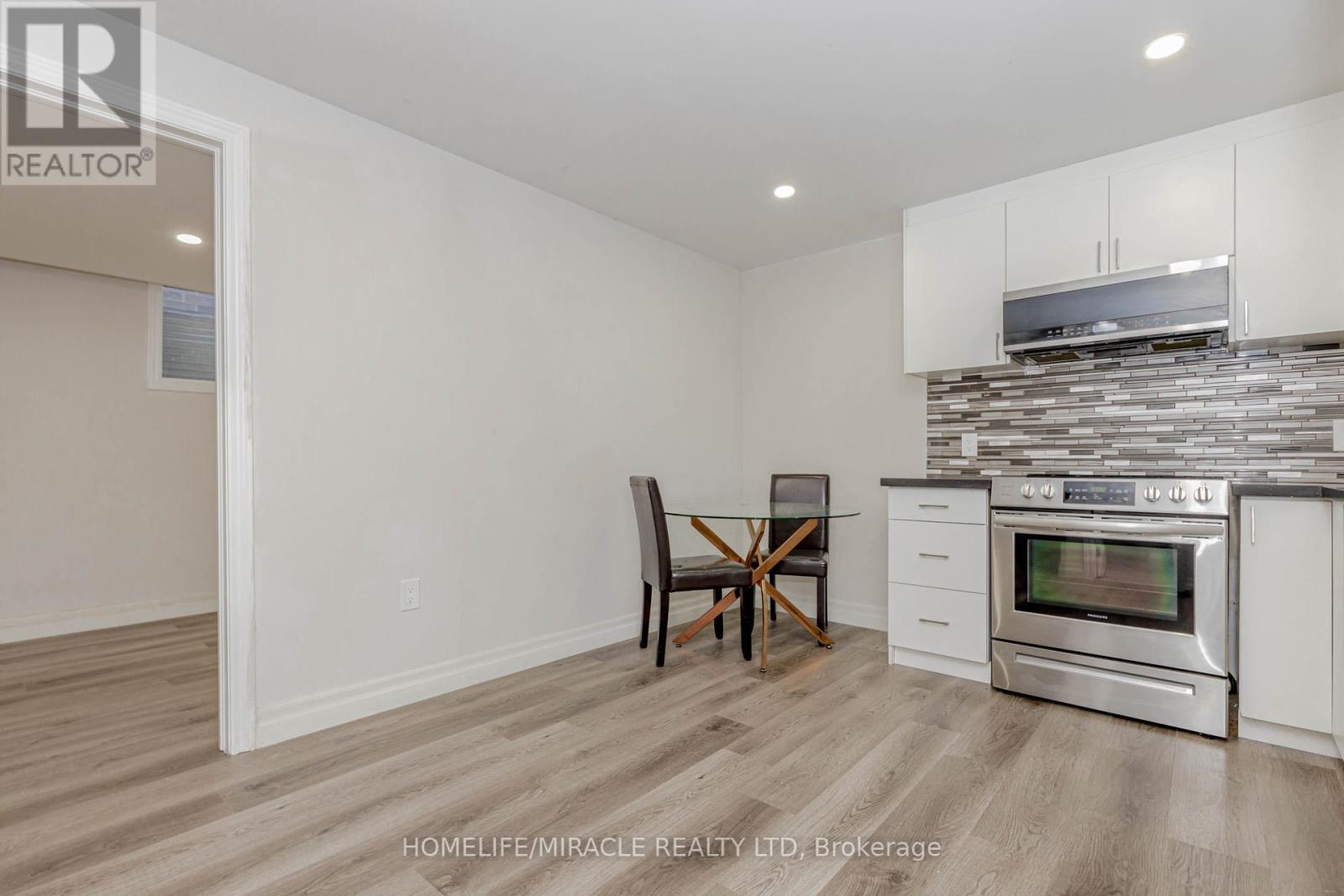 115 Monarch Woods Drive, Kitchener, Ontario  N2P 0K2 - Photo 41 - X12463316