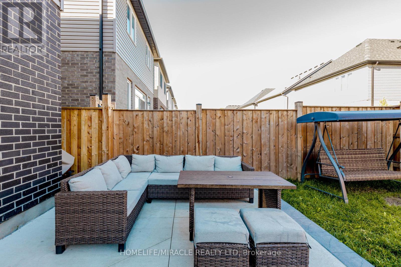 115 Monarch Woods Drive, Kitchener, Ontario  N2P 0K2 - Photo 47 - X12463316