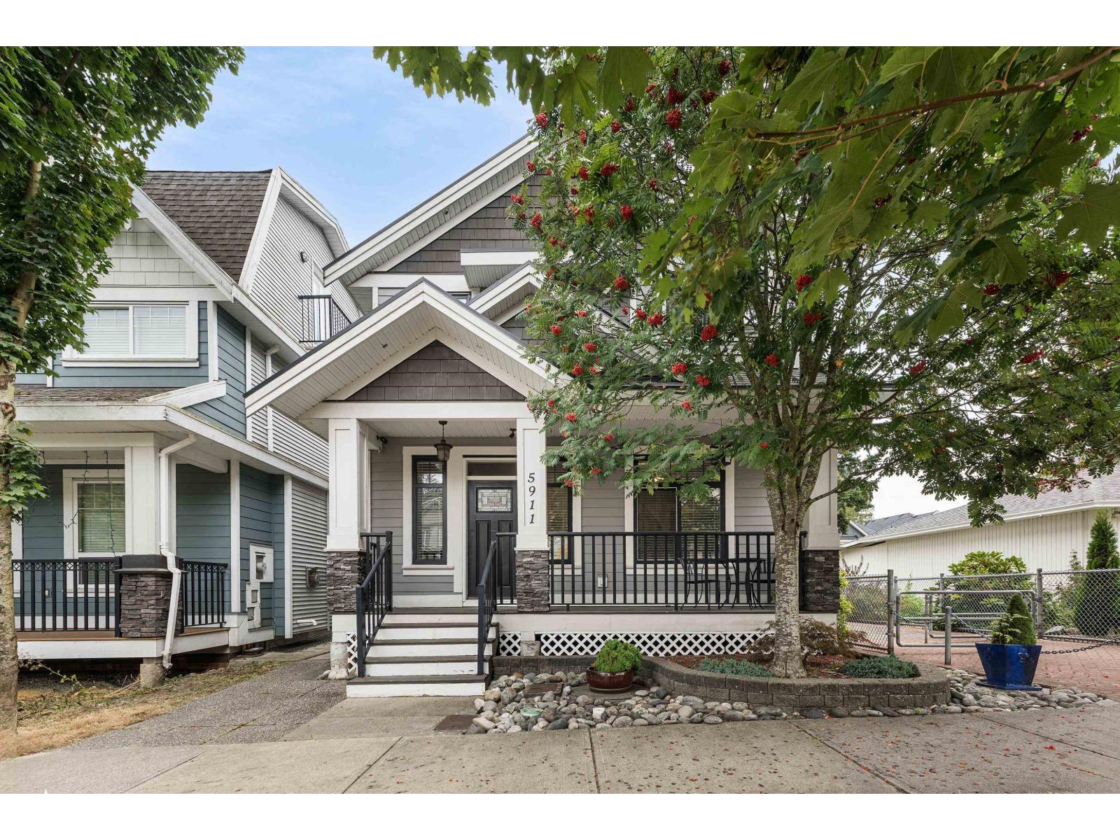 5911 131a Street, Surrey, British Columbia  V3X 0E4 - Photo 2 - R3058652