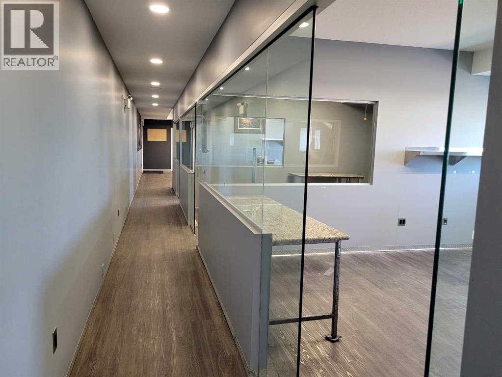 821 17 Street Sw, Medicine Hat, Alberta  T1A 1X9 - Photo 4 - A2246680