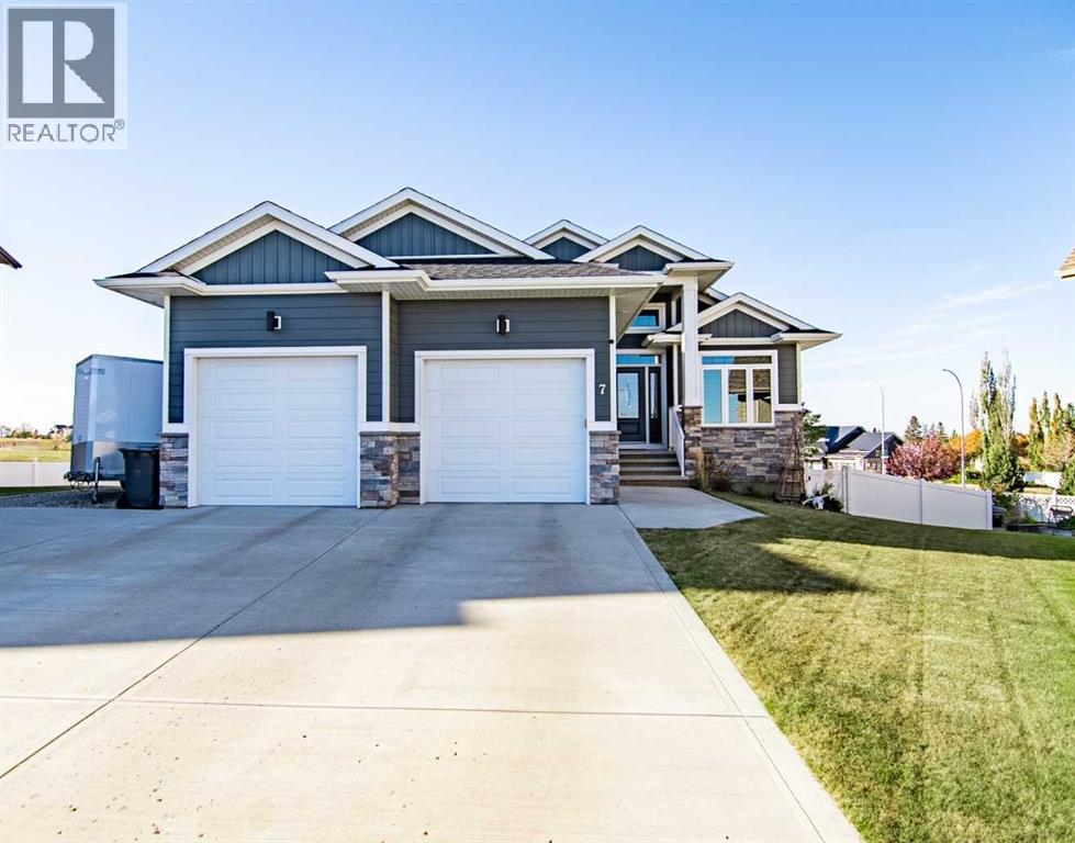 7 Leonard Close, Sylvan Lake, Alberta  T4S 0E7 - Photo 2 - A2264369