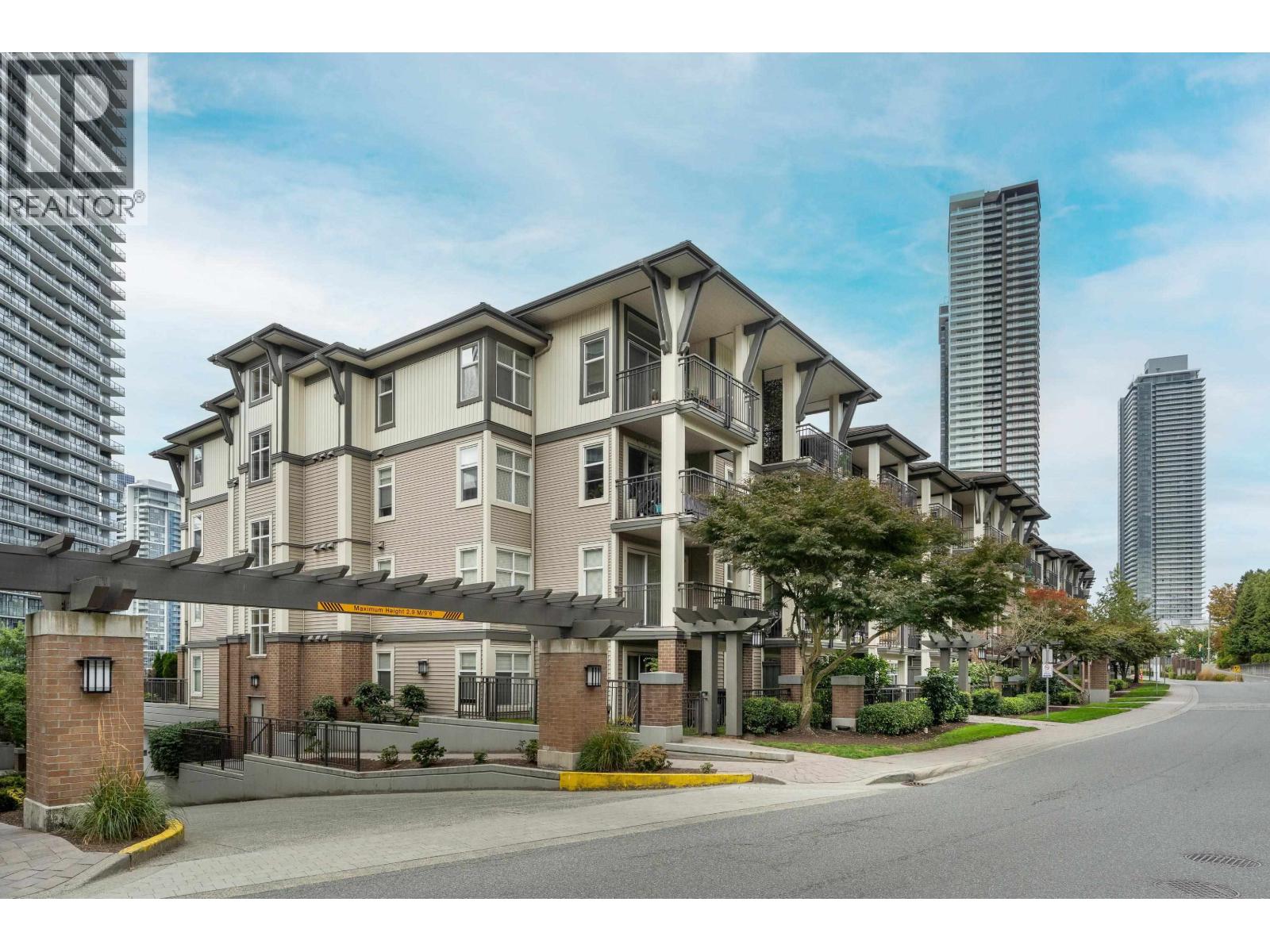 206 4768 Brentwood Drive, Burnaby, British Columbia  V5C 0C7 - Photo 2 - R3047700
