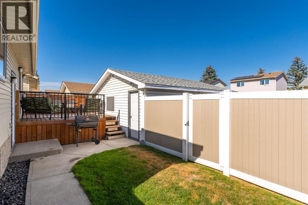 7 Erin Park Bay Se, Calgary, Alberta  T2A 2V4 - Photo 27 - A2258411