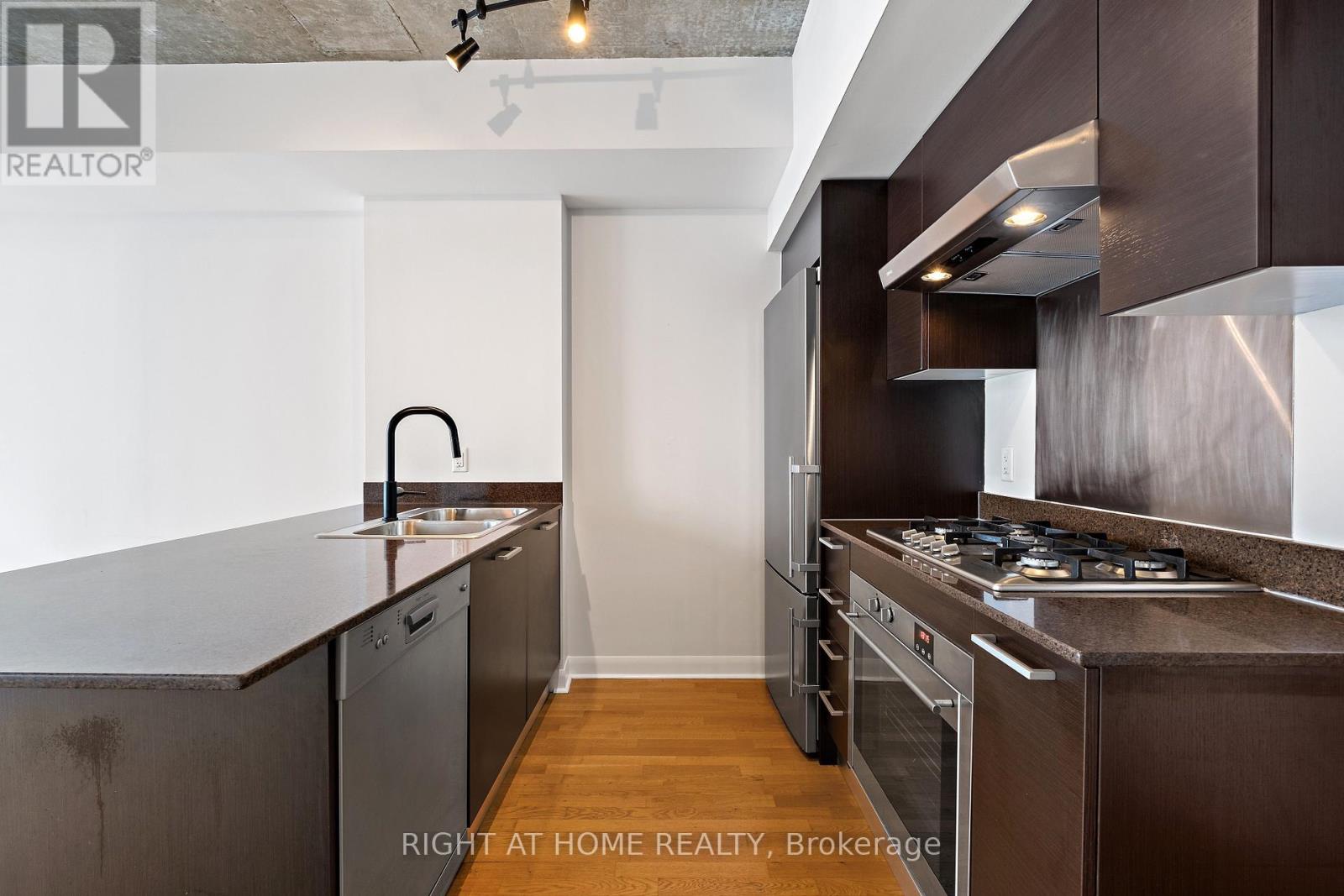 3106 - 375 King Street W, Toronto, Ontario  M5V 1K5 - Photo 2 - C12463380