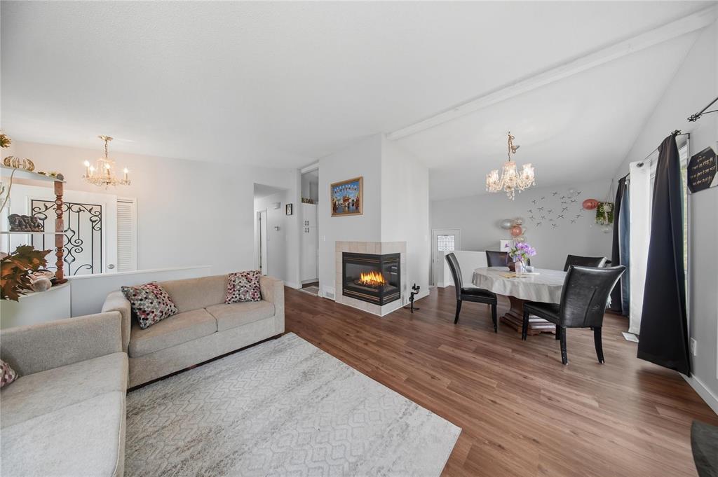 67 Birchlynn Bay, Winnipeg, Manitoba  R2R 2S9 - Photo 2 - 202526108