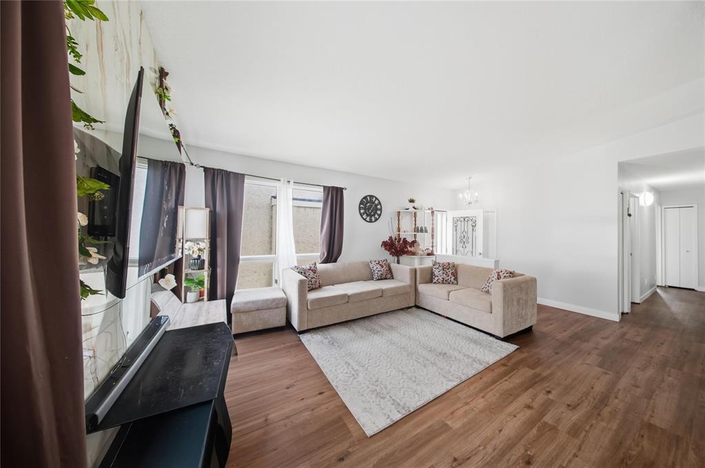 67 Birchlynn Bay, Winnipeg, Manitoba  R2R 2S9 - Photo 3 - 202526108