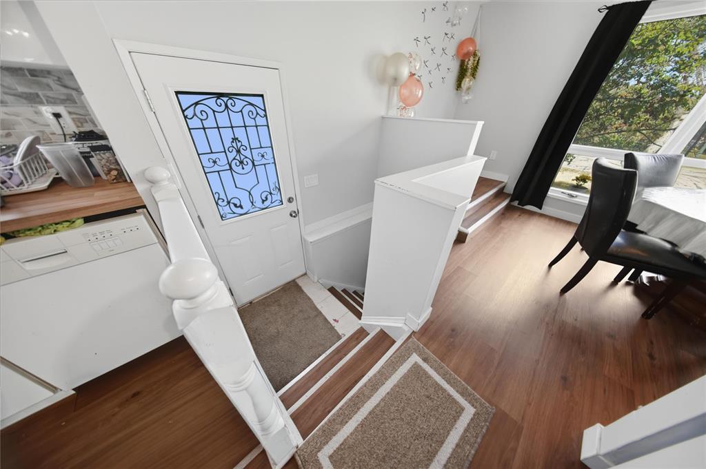 67 Birchlynn Bay, Winnipeg, Manitoba  R2R 2S9 - Photo 6 - 202526108