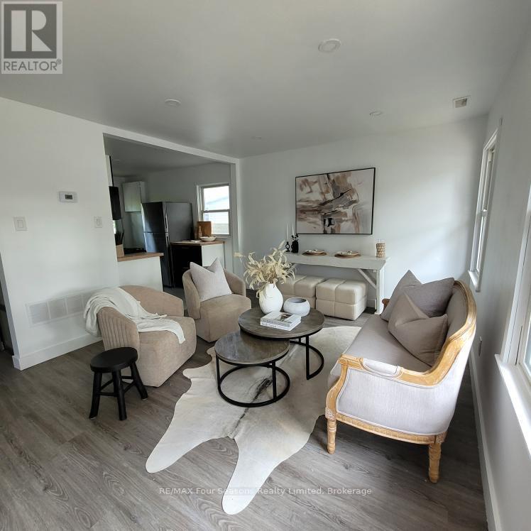 95 Eighth Street, Collingwood, Ontario  L9Y 2C6 - Photo 3 - S12457523