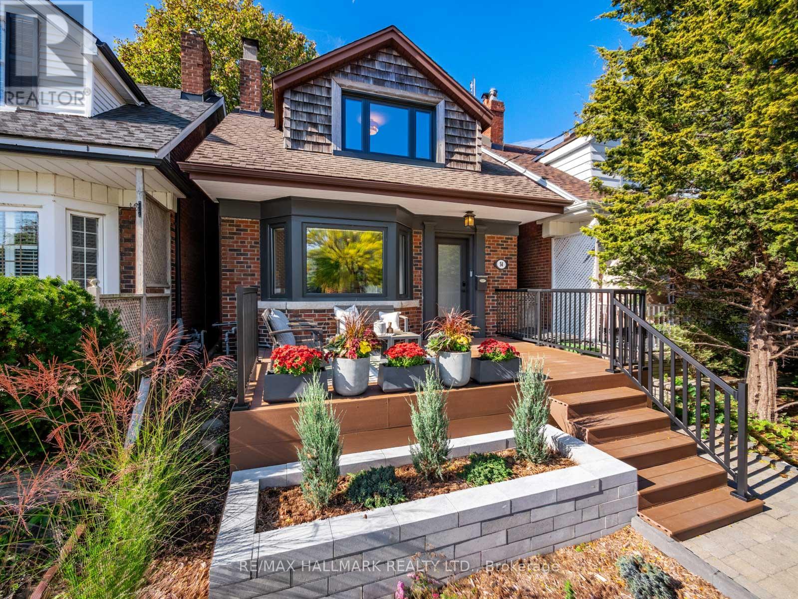 54 Avonlea Boulevard, Toronto, Ontario  M4C 5E5 - Photo 1 - E12463392