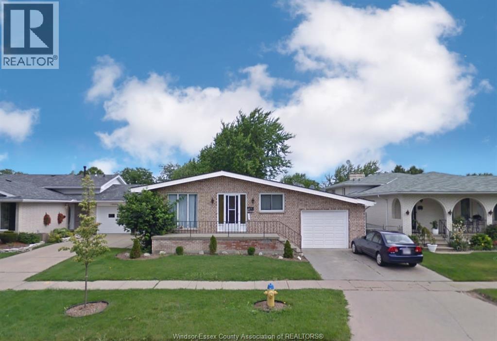 MLS# 25026197: 10820 MULBERRY DRIVE Unit# UPPER, Windsor, Canada
