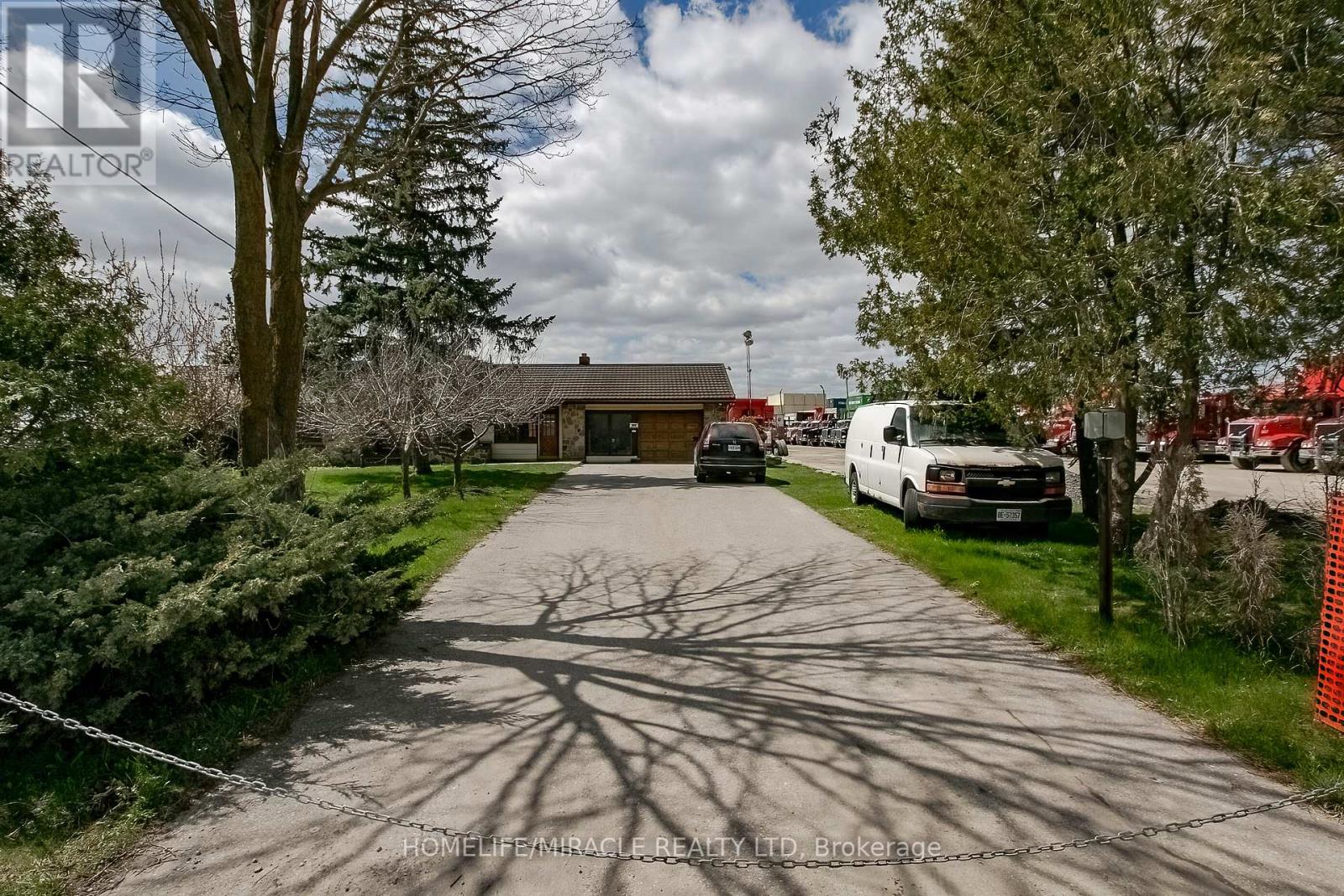 11050 Cold Creek Road, Vaughan, Ontario  L0J 1C0 - Photo 2 - N12463386
