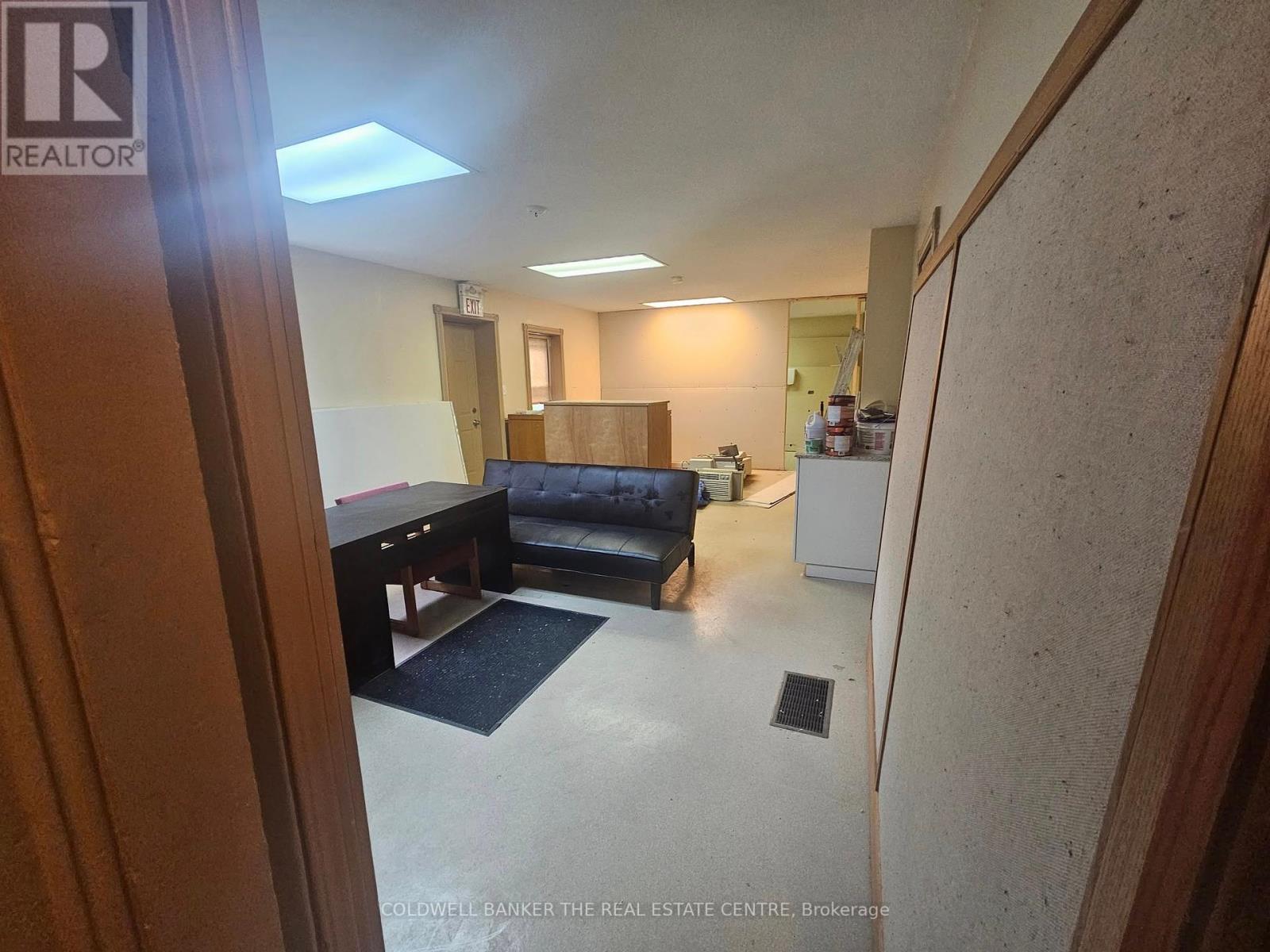 4570 Penetanguishene Road, Springwater, Ontario  L0L 1V0 - Photo 10 - S12094014