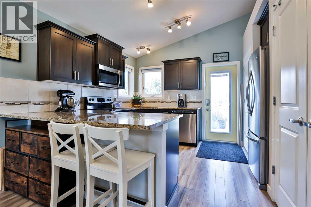381 Moonlight Way West  W, Lethbridge, Alberta  T1J 5K1 - Photo 9 - A2261179