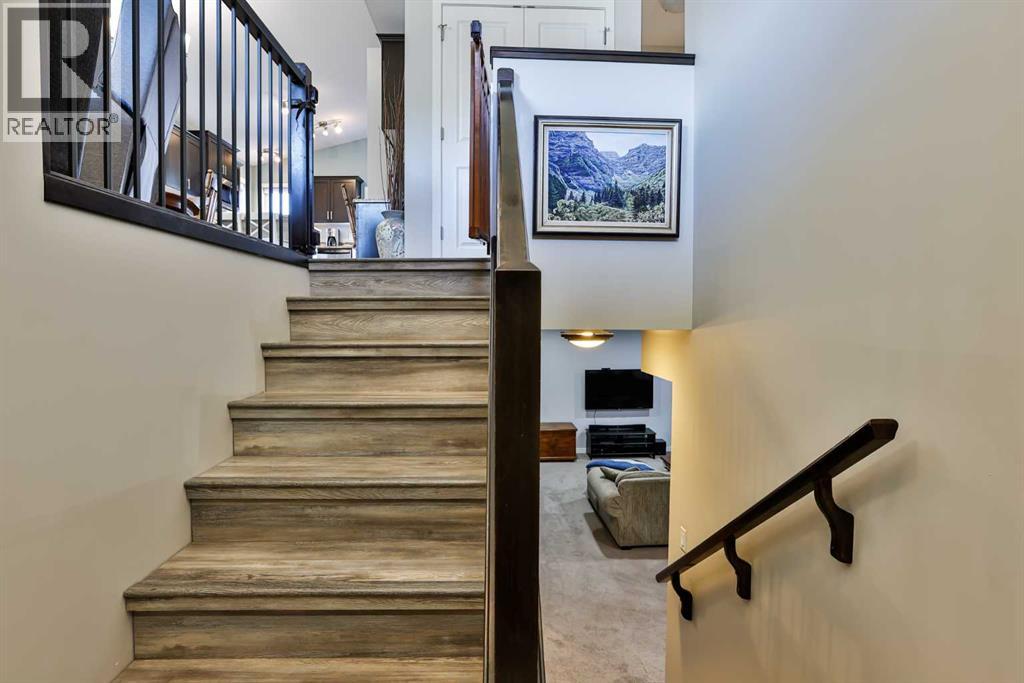 381 Moonlight Way West  W, Lethbridge, Alberta  T1J 5K1 - Photo 3 - A2261179