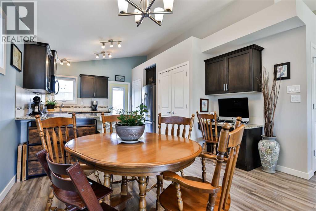 381 Moonlight Way West  W, Lethbridge, Alberta  T1J 5K1 - Photo 6 - A2261179