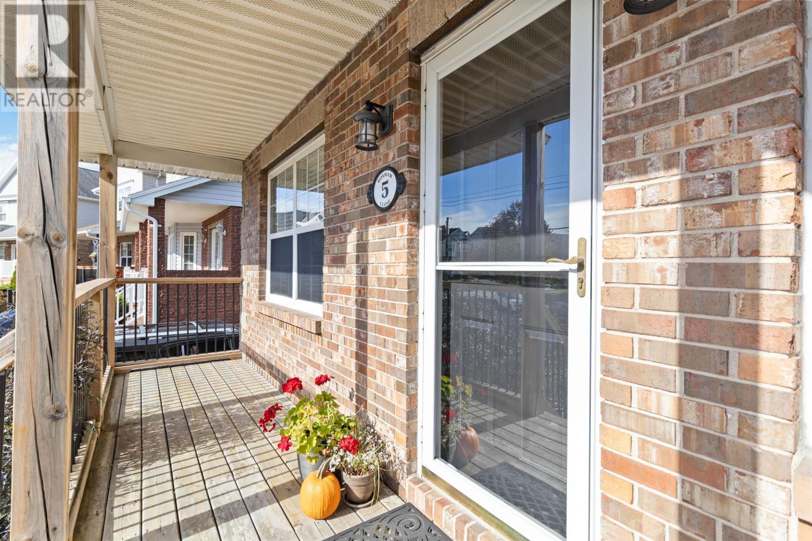 5 Roxham Close, Halifax, Nova Scotia  B3S 1G2 - Photo 2 - 202525876