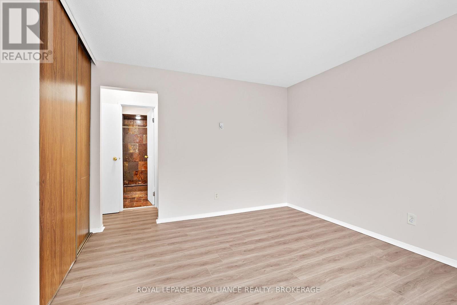 302 - 573 Armstrong Road, Kingston, Ontario  K7M 8J8 - Photo 19 - X12463431