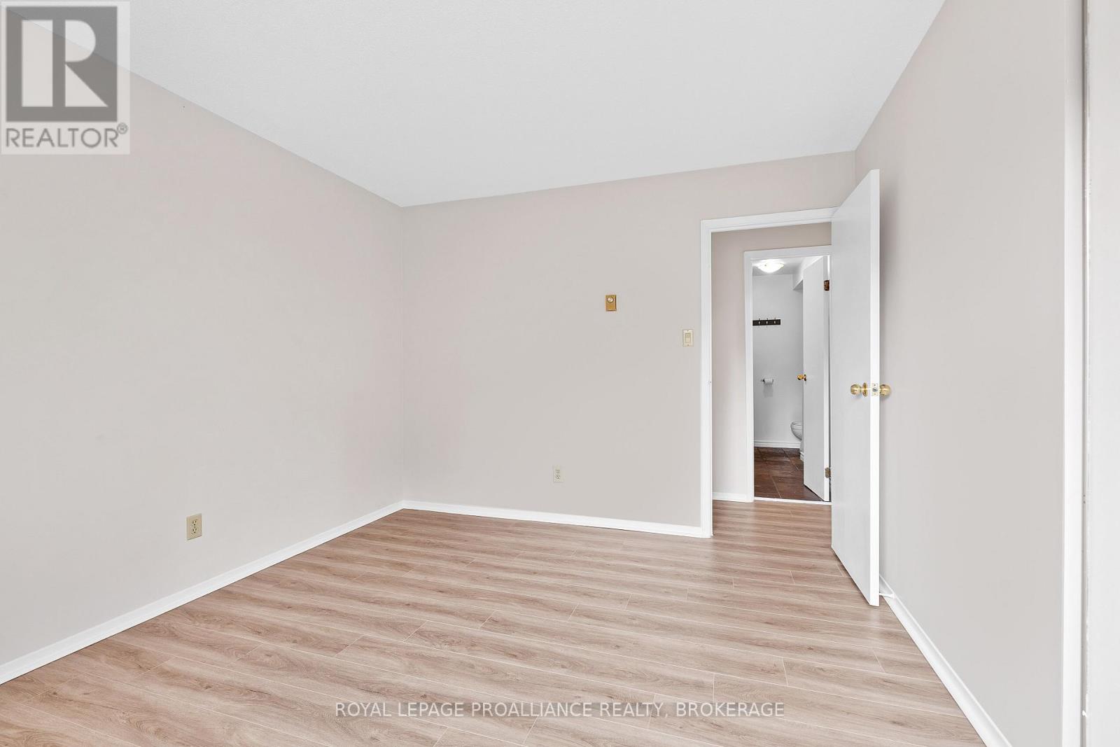 302 - 573 Armstrong Road, Kingston, Ontario  K7M 8J8 - Photo 22 - X12463431