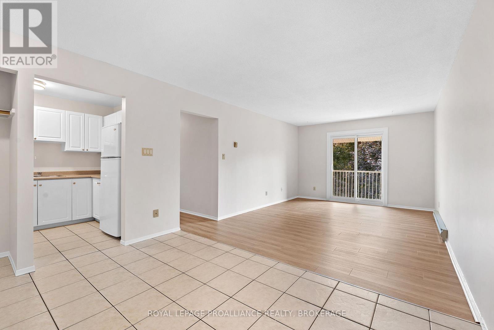 302 - 573 Armstrong Road, Kingston, Ontario  K7M 8J8 - Photo 5 - X12463431
