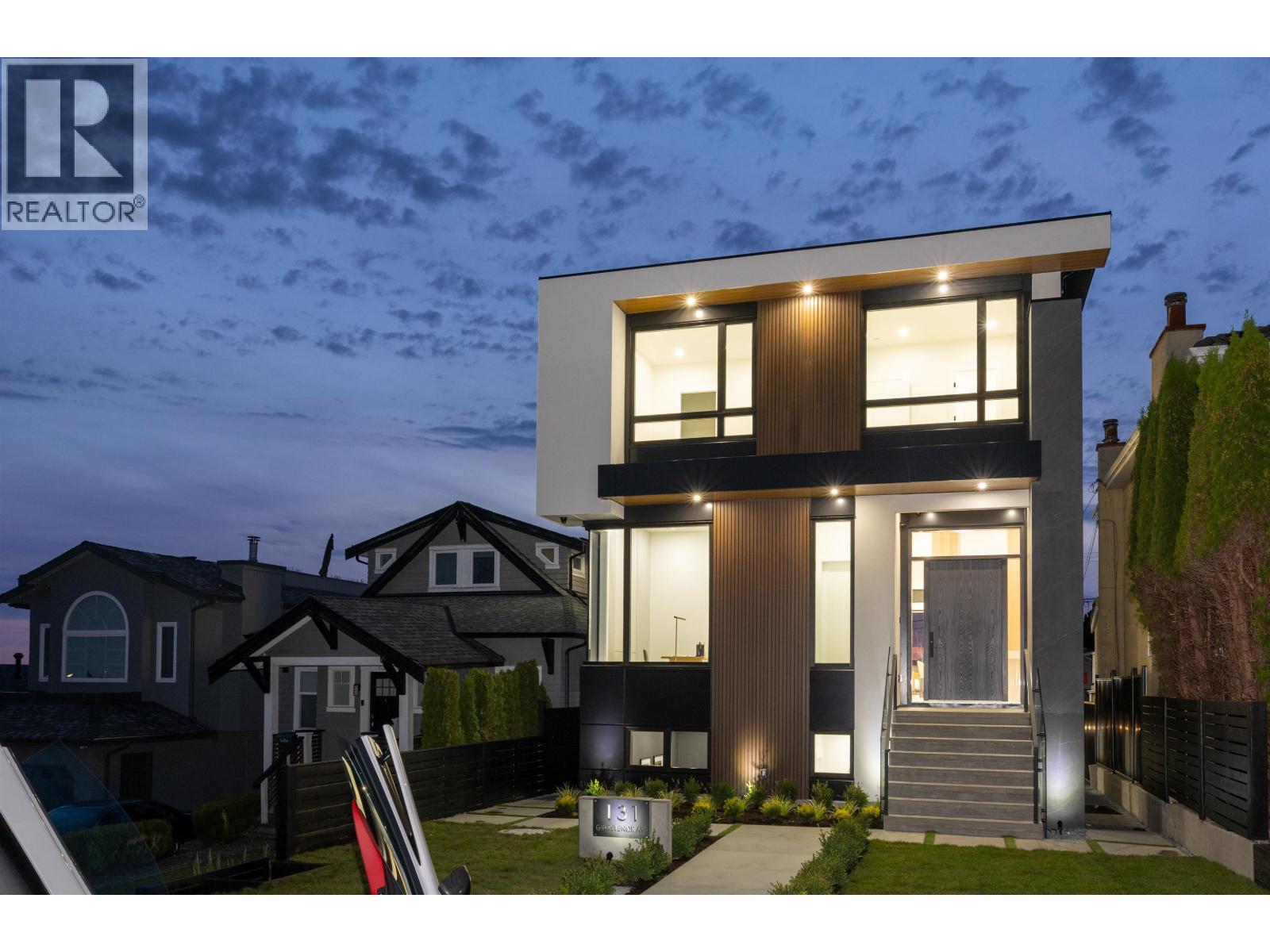 131 Grosvenor Avenue, Burnaby, British Columbia  V5B 3N7 - Photo 1 - R3058363