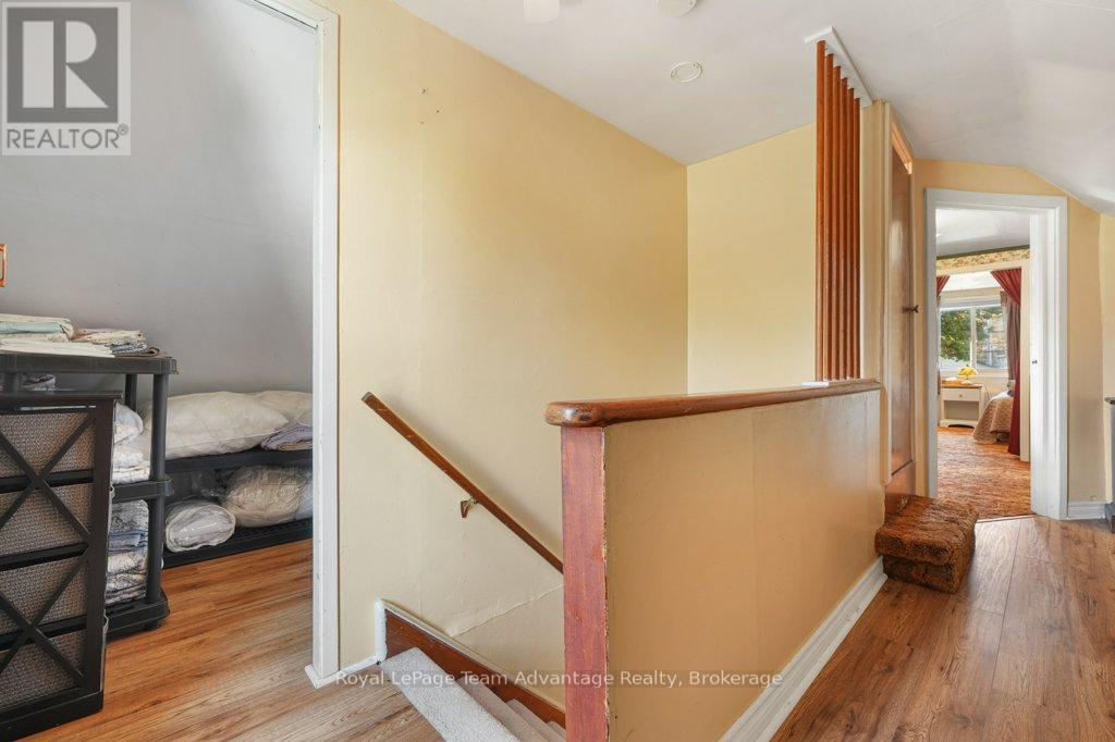 43 Hillcrest Avenue, Parry Sound, Ontario  P2A 1W9 - Photo 25 - X12463530