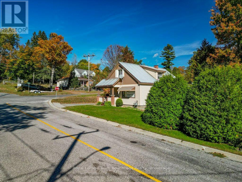 43 Hillcrest Avenue, Parry Sound, Ontario  P2A 1W9 - Photo 45 - X12463530