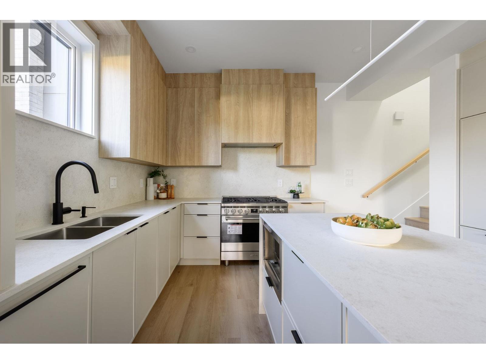 102 1132 Madore Avenue, Coquitlam, British Columbia  V3K 3B9 - Photo 11 - R3056386