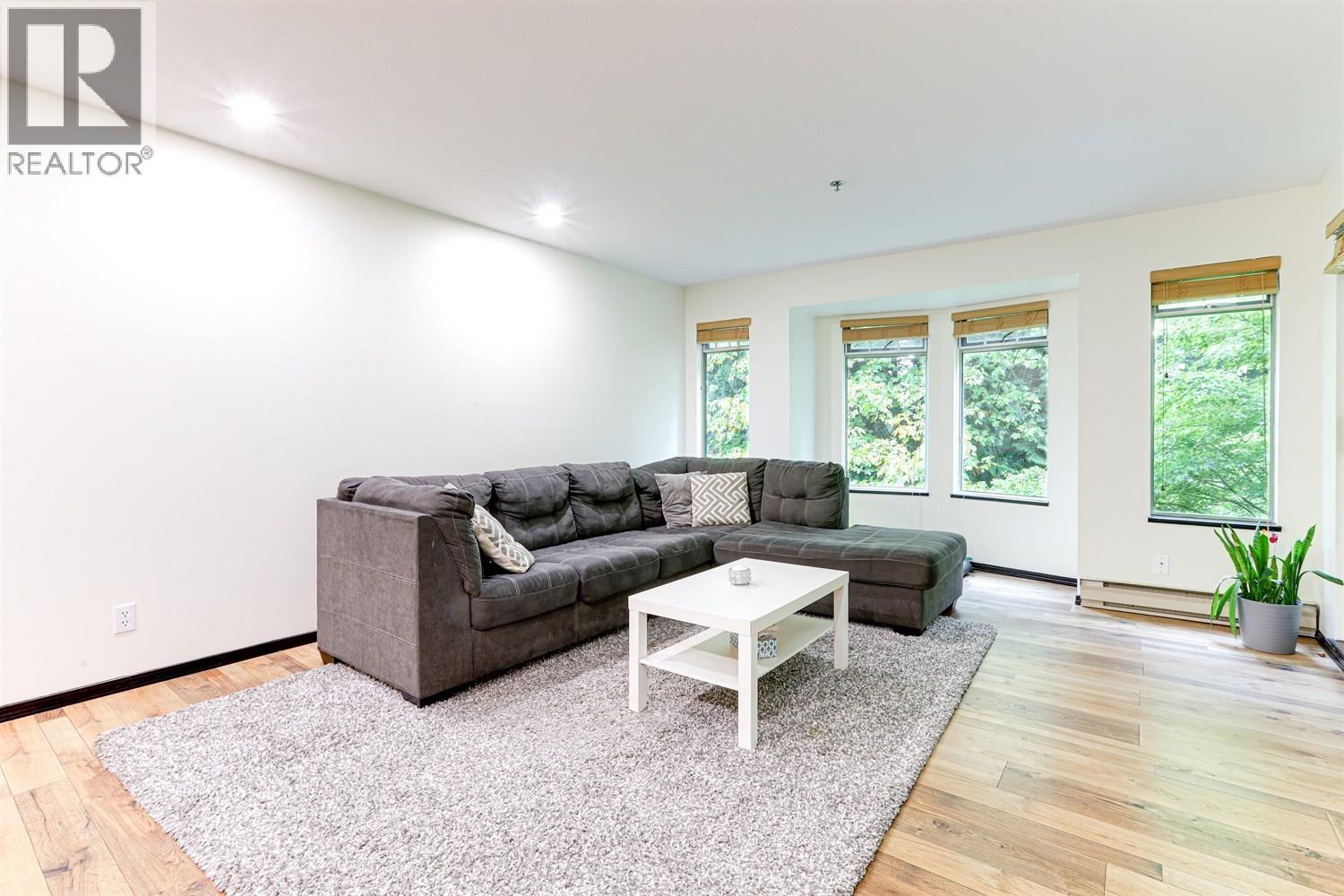 505 6737 Station Hill Court, Burnaby, British Columbia  V3N 4V2 - Photo 2 - R3058439