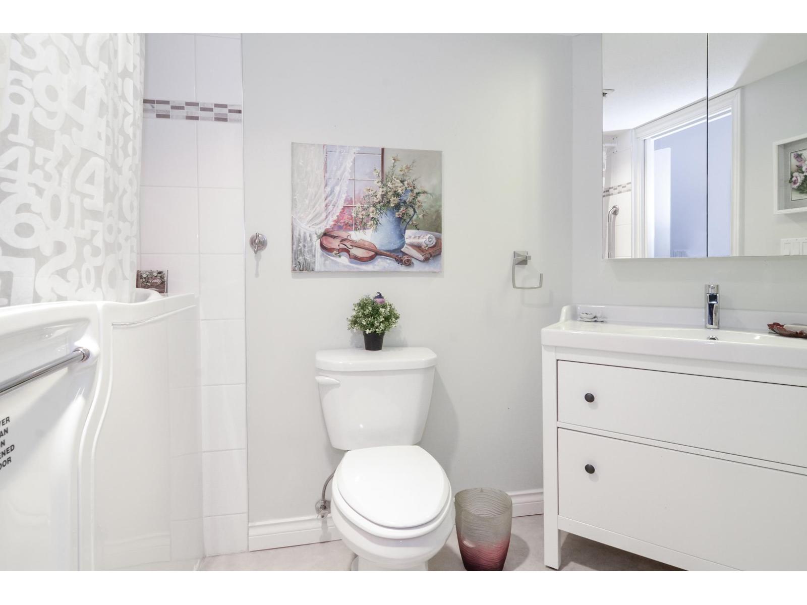 105 13894 102 Avenue, Surrey, British Columbia  V3T 1P1 - Photo 10 - R3058326